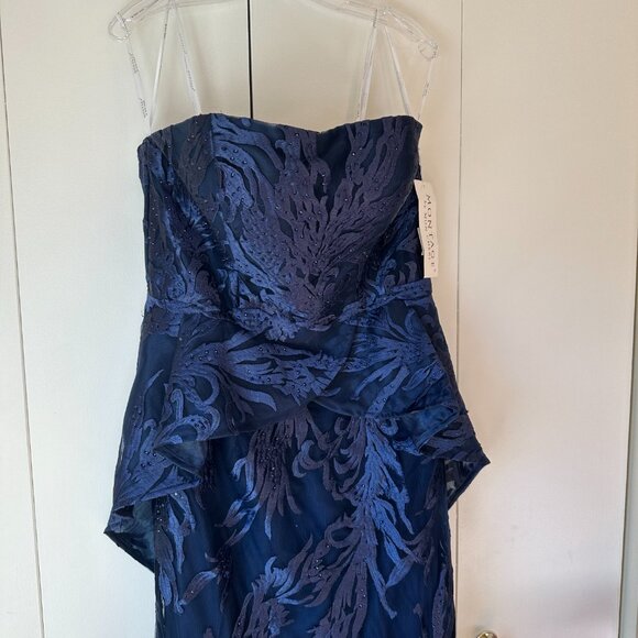 NWT, Mother of the Bride/GroomMON CHERI MONTAGE 219992, Navy Blue Gown Size 12 - Picture 2 of 11